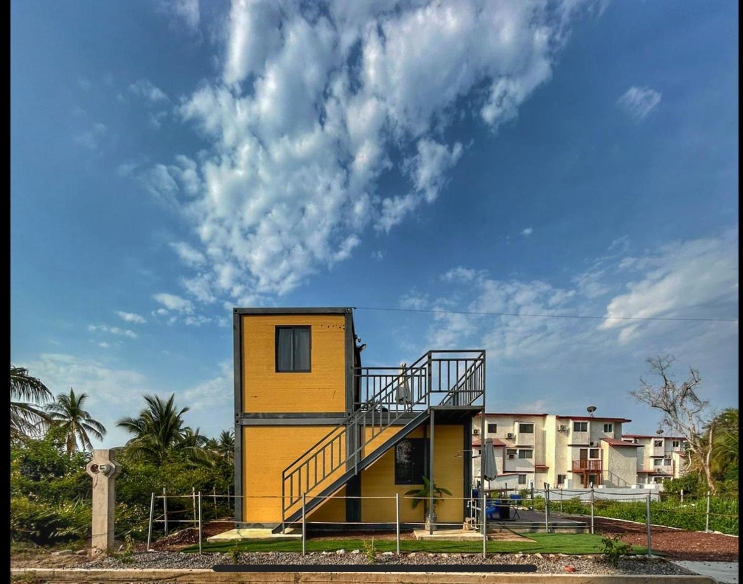 Yellow House 6 Minutos De Playa Barra de Navidad Oda fotoğraf